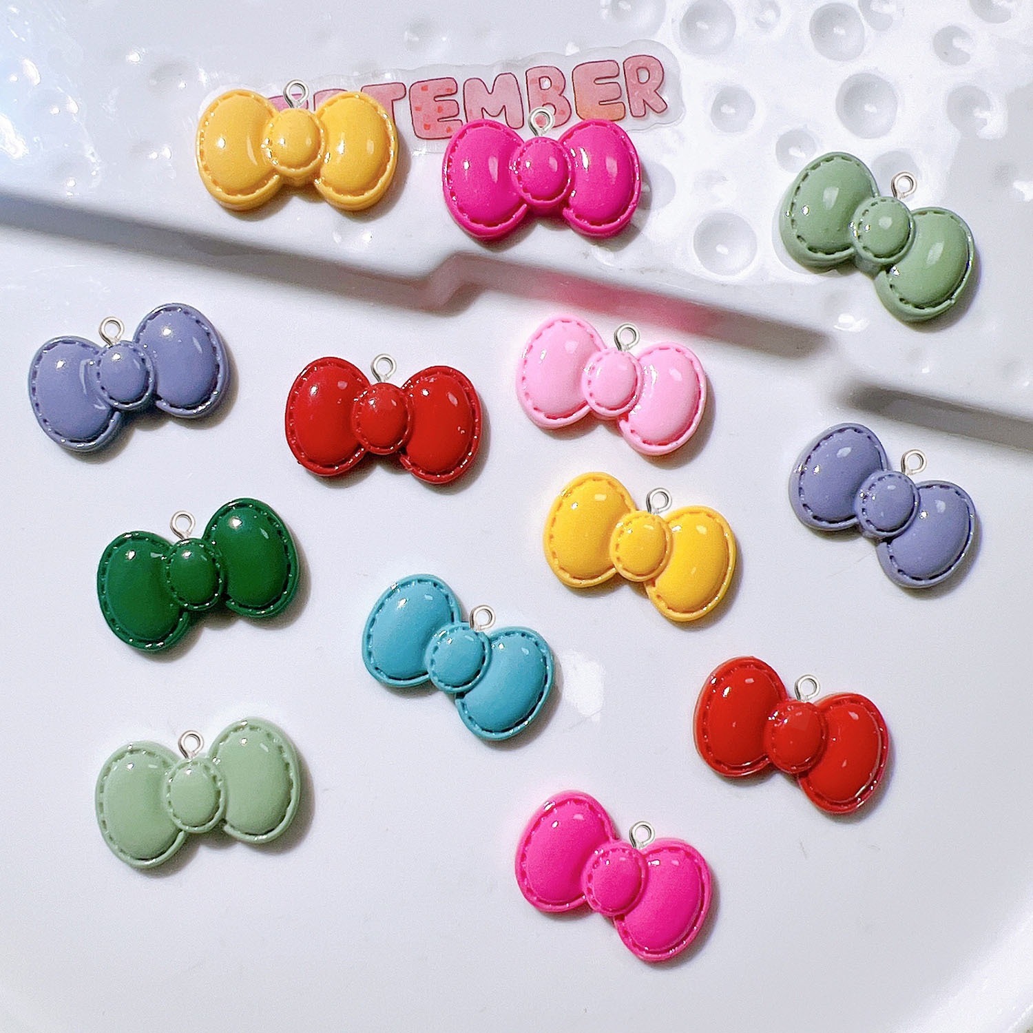 จี้เรซิ่นรูปโบว์การ์ตูนน่ารัก  - Resin Art Earrings Material บทวิจารณ์และราคา