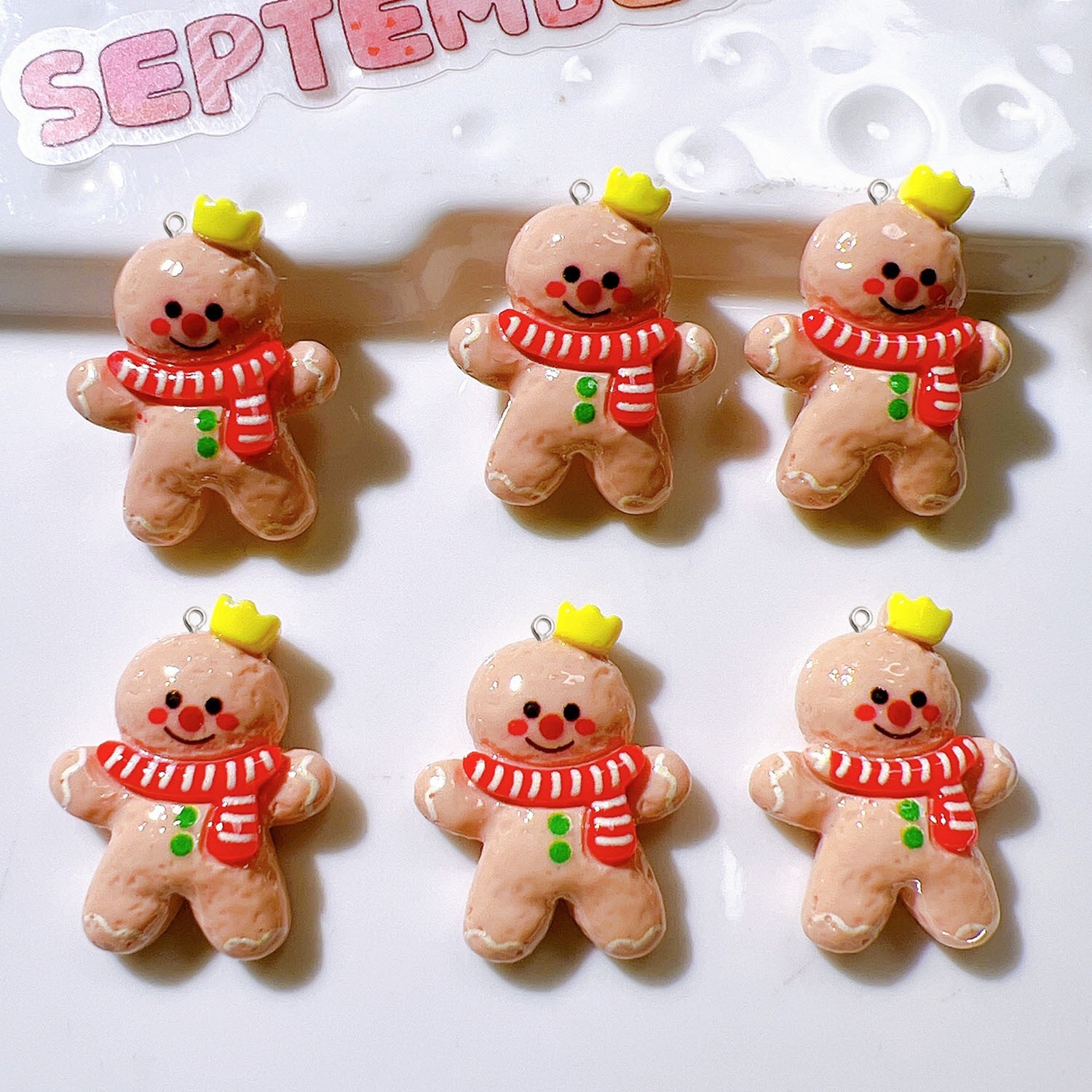 จี้เรซิ่นรูปตุ๊กตาคริสต์มาสน่า - Resin Art Earrings Material บทวิจารณ์และราคา